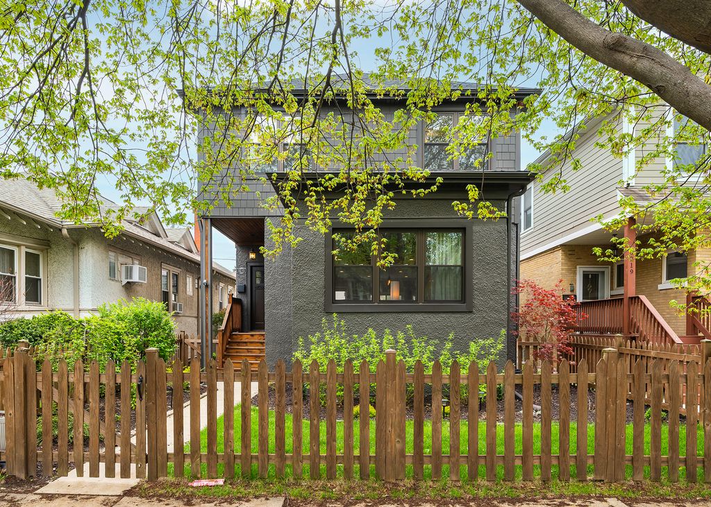 5215 W Pensacola Avenue, Chicago, IL 60641