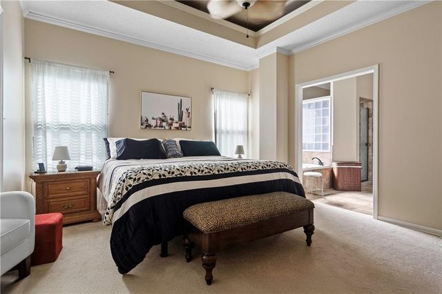 3912 SW Chatham Drive, Lee's Summit, MO 64082