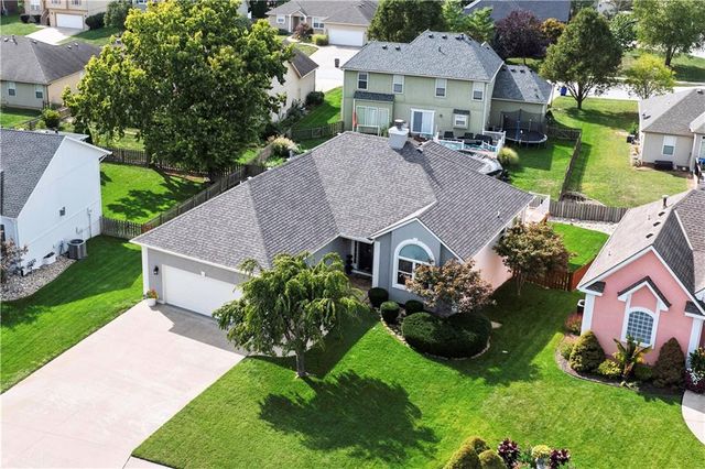 3912 SW Chatham Drive, Lee's Summit, MO 64082