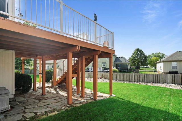 3912 SW Chatham Drive, Lee's Summit, MO 64082