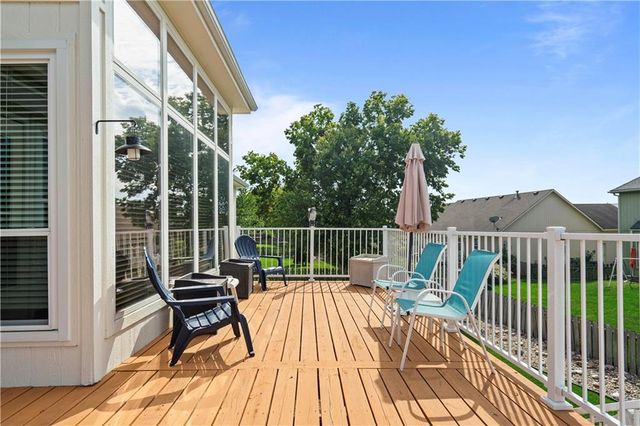 3912 SW Chatham Drive, Lee's Summit, MO 64082