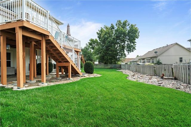 3912 SW Chatham Drive, Lee's Summit, MO 64082