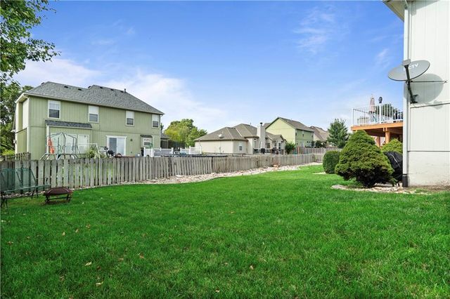 3912 SW Chatham Drive, Lee's Summit, MO 64082