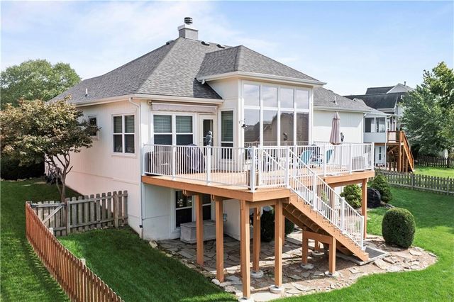 3912 SW Chatham Drive, Lee's Summit, MO 64082