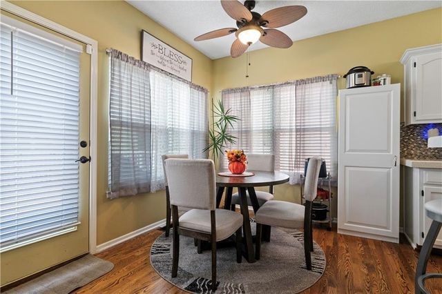3912 SW Chatham Drive, Lee's Summit, MO 64082