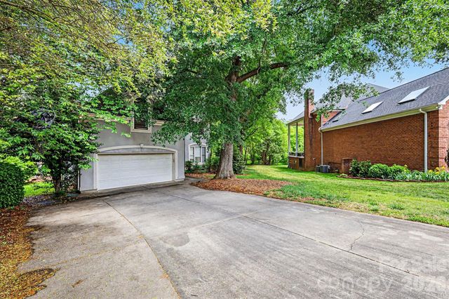 648 Landsdown Court, Fort Mill, SC 29708
