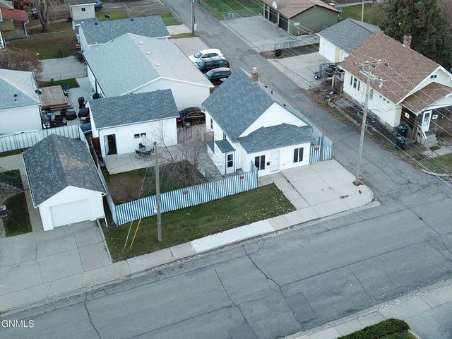 705 6th Street NW, Mandan, ND 58554 property photo