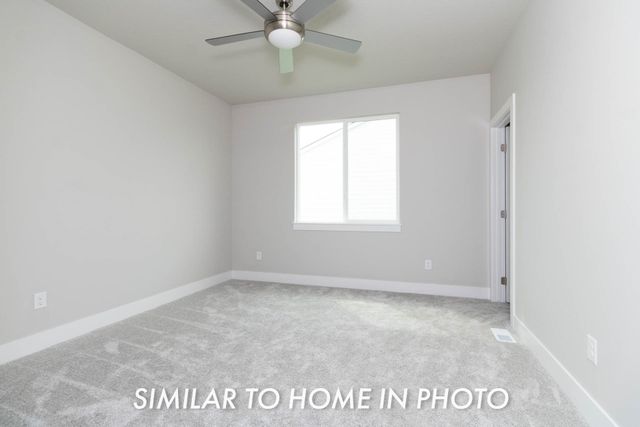 10123 NW 68th Avenue, Johnston, IA 50131