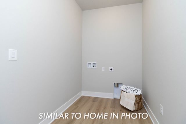 10123 NW 68th Avenue, Johnston, IA 50131