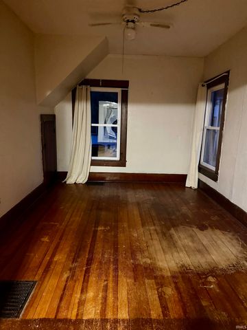 128 W Summit Street, Delphi, IN 46923