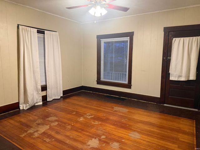 128 W Summit Street, Delphi, IN 46923