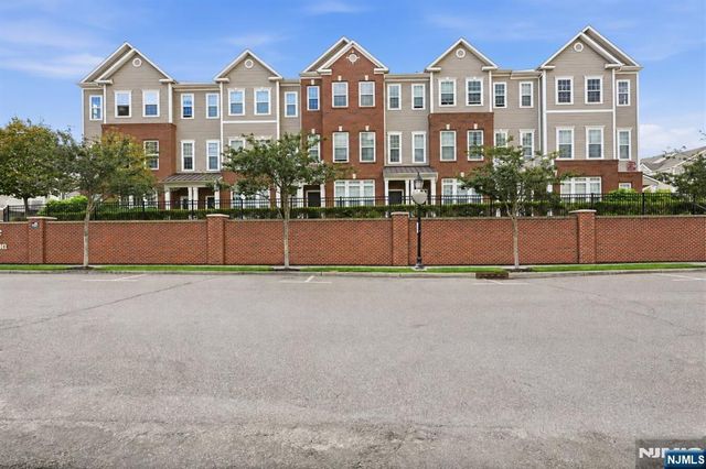 11 Wesmont Drive, Wood Ridge, NJ 07075