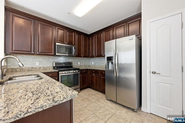 11 Wesmont Drive, Wood Ridge, NJ 07075