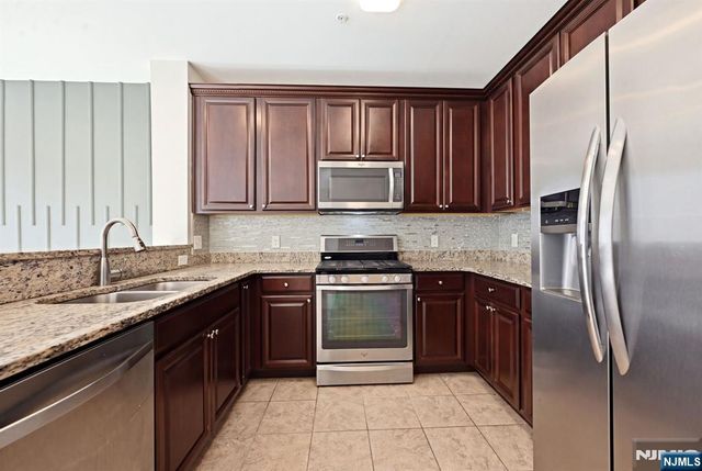 11 Wesmont Drive, Wood Ridge, NJ 07075