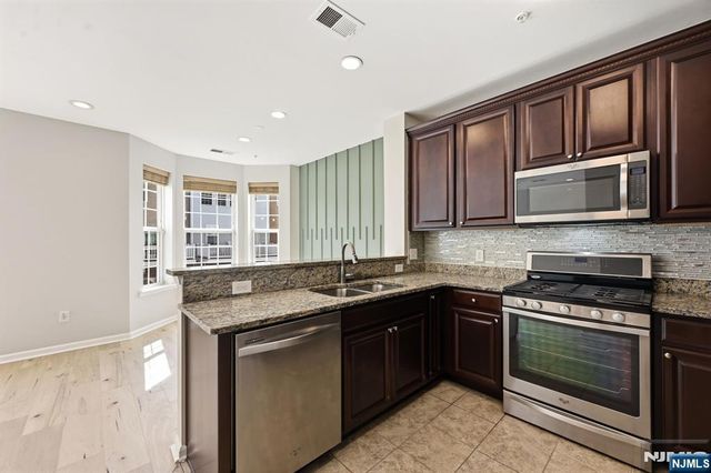 11 Wesmont Drive, Wood Ridge, NJ 07075