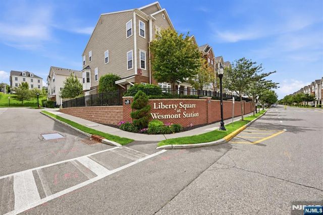 11 Wesmont Drive, Wood Ridge, NJ 07075