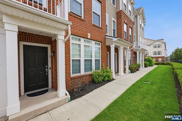 11 Wesmont Drive, Wood Ridge, NJ 07075