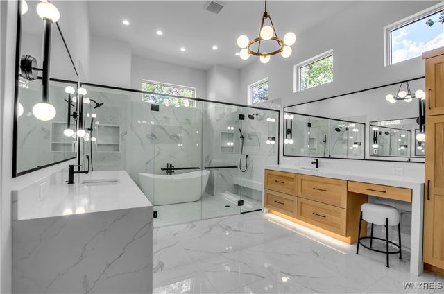 4480 Boncrest West, Clarence, NY 14031