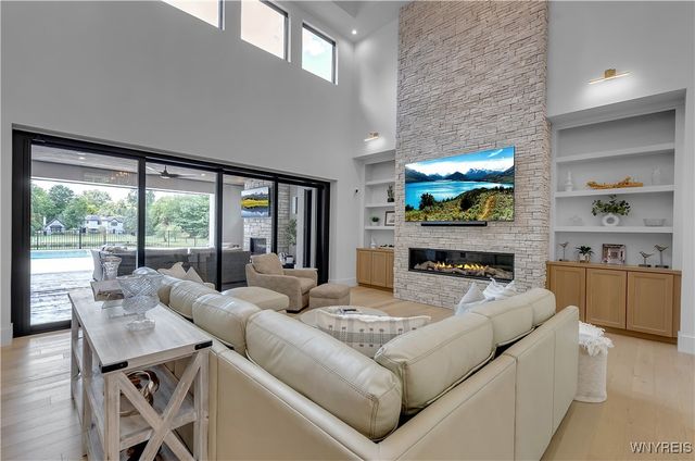 4480 Boncrest West, Clarence, NY 14031