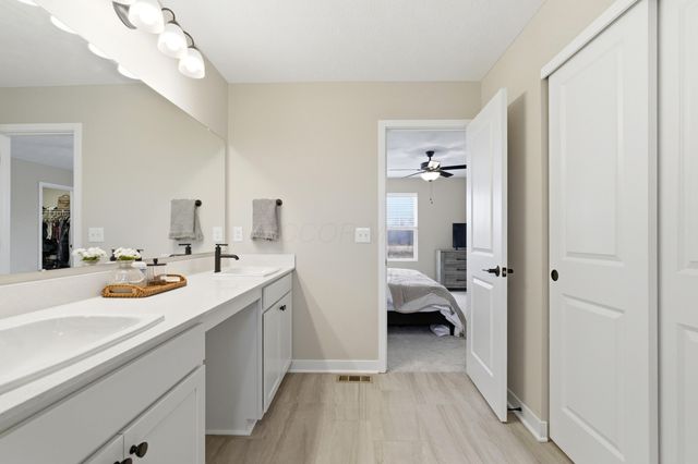 2702 Fieldwin Drive, Blacklick, OH 43004