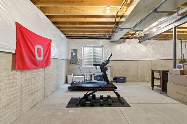 2702 Fieldwin Drive, Blacklick, OH 43004