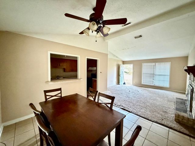 5276 Carla St, Deridder, LA 70634