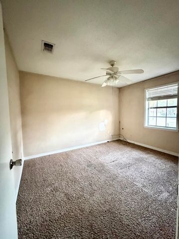 5276 Carla St, Deridder, LA 70634