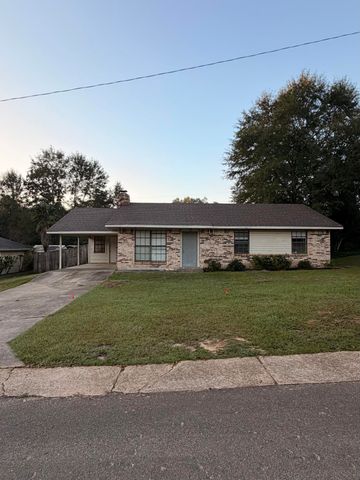 5276 Carla St, Deridder, LA 70634