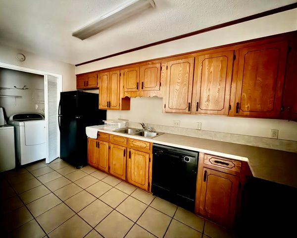 5276 Carla St, Deridder, LA 70634