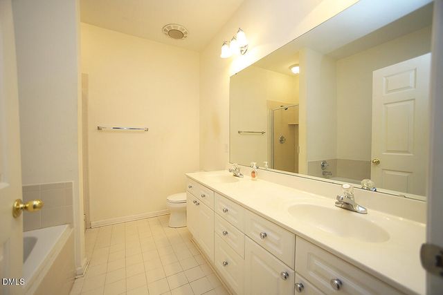 3161 Hemlock Forest Circle 101, Raleigh, NC 27612