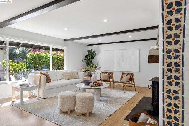 5914 Thornhill Drive, Oakland, CA 94611