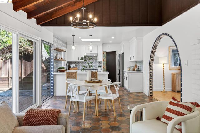 5914 Thornhill Drive, Oakland, CA 94611