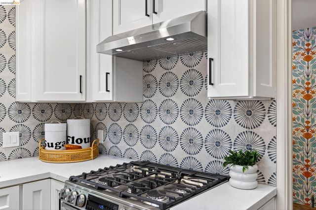 5914 Thornhill Drive, Oakland, CA 94611