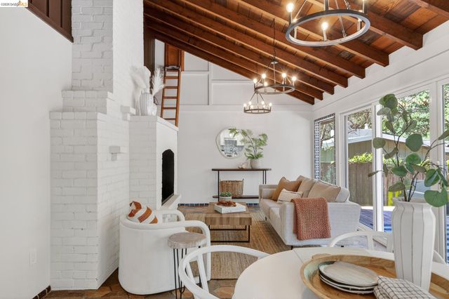 5914 Thornhill Drive, Oakland, CA 94611