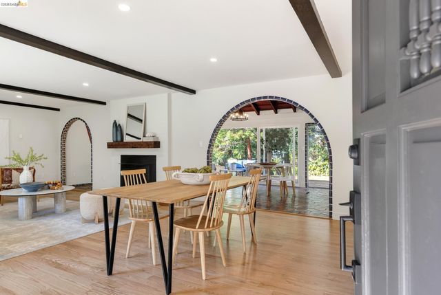 5914 Thornhill Drive, Oakland, CA 94611