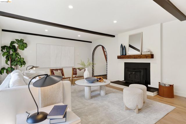 5914 Thornhill Drive, Oakland, CA 94611