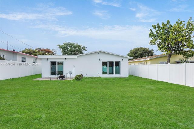 461 SW 1st St 461, Boca Raton, FL 33432