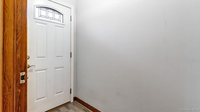 11 Nova Road, Bayville, NY 11709