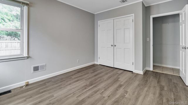 11 Nova Road, Bayville, NY 11709