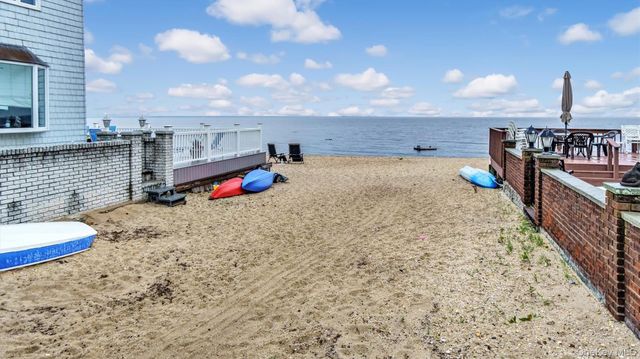 11 Nova Road, Bayville, NY 11709