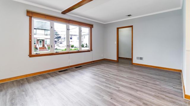 11 Nova Road, Bayville, NY 11709