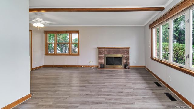 11 Nova Road, Bayville, NY 11709