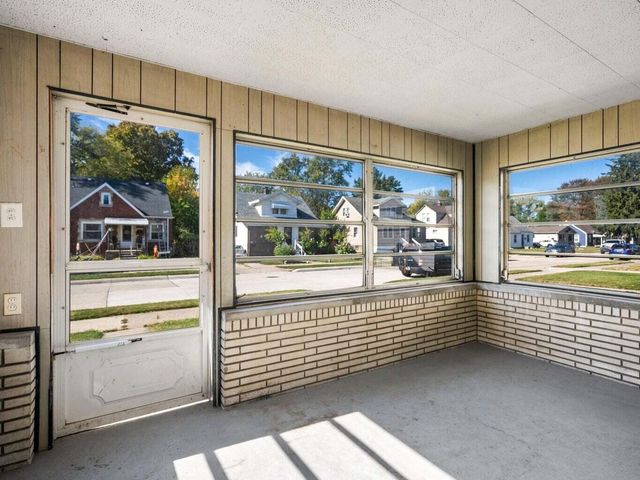 25616 Hoffmeyer Street, Roseville City, MI 48066