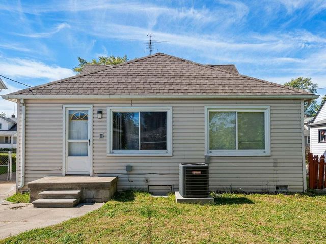 25616 Hoffmeyer Street, Roseville City, MI 48066