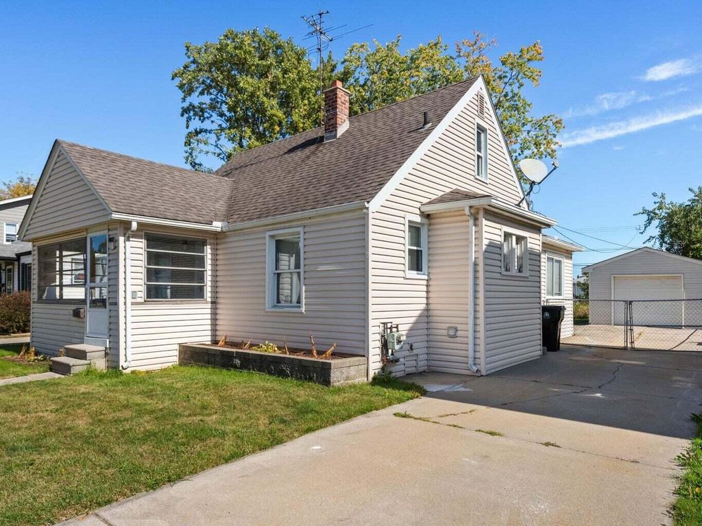 25616 Hoffmeyer Street, Roseville City, MI 48066