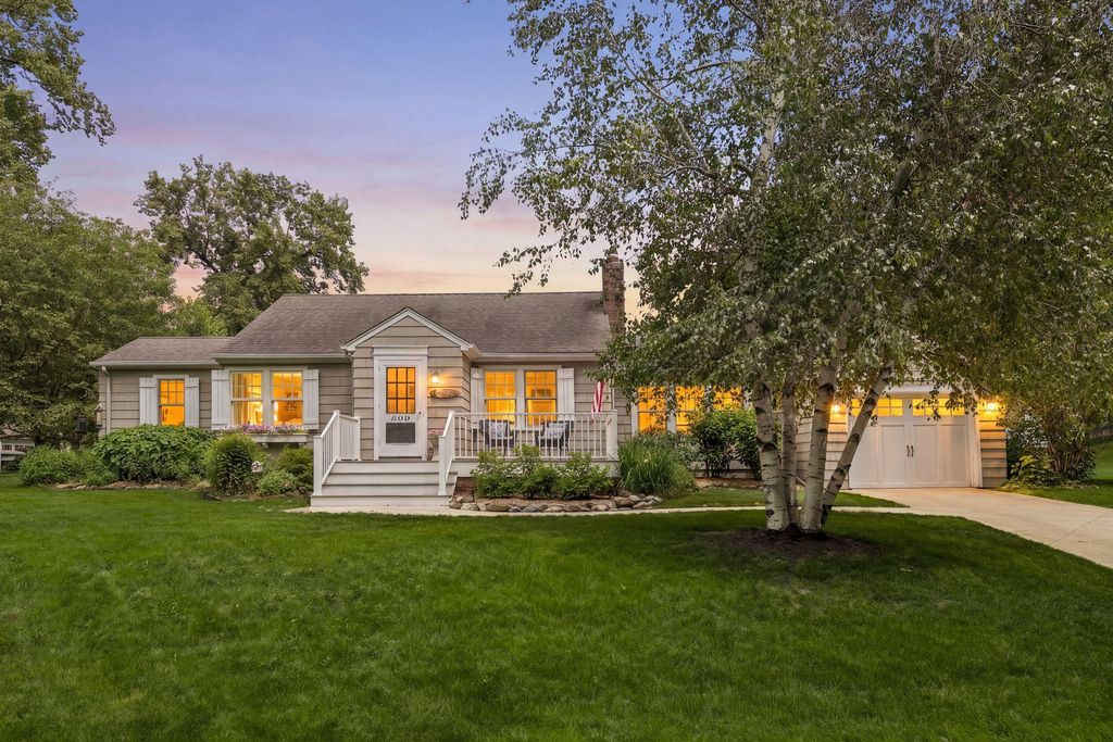 20600 Carson Road, Deephaven, MN 55331 — exterior