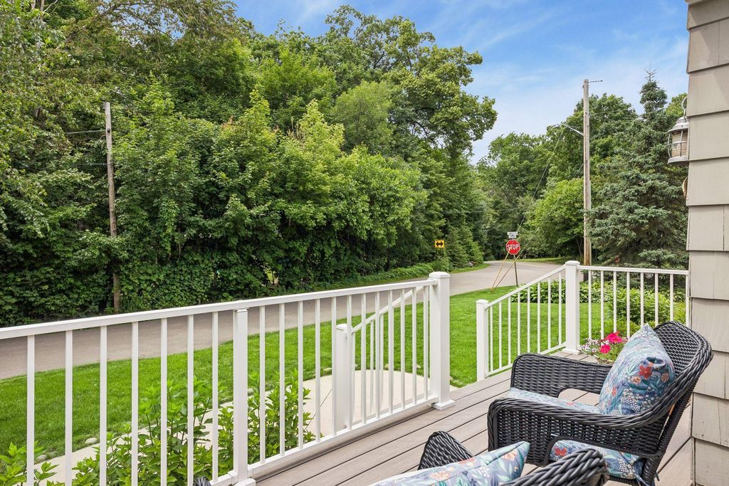 20600 Carson Road, Deephaven, MN 55331 — photo 4