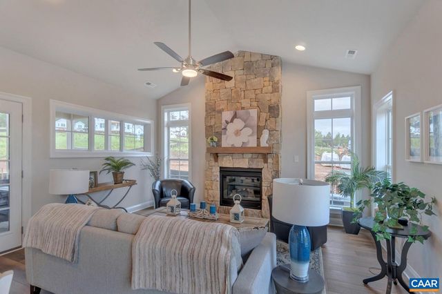 8 DeCERBO TERR, Charlottesville, VA 22901