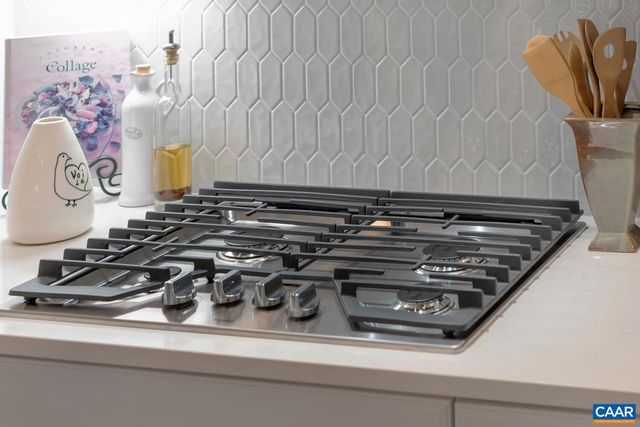 8 DeCERBO TERR, Charlottesville, VA 22901