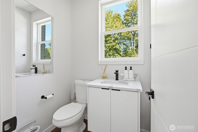 7511 Dumar Way SW, Seattle, WA 98106